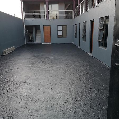 Fgm Guesthouse 2 Alberton Buitenkant foto