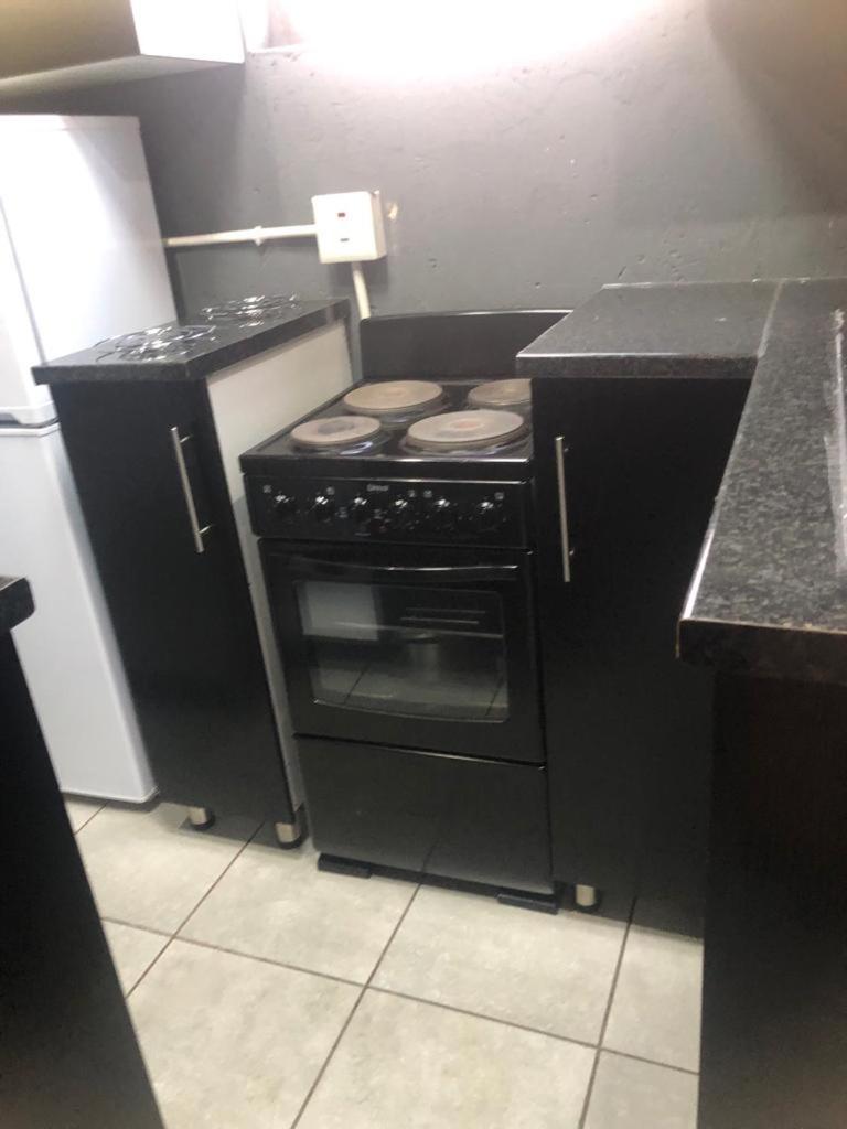 Fgm Guesthouse 2 Alberton Kamer foto